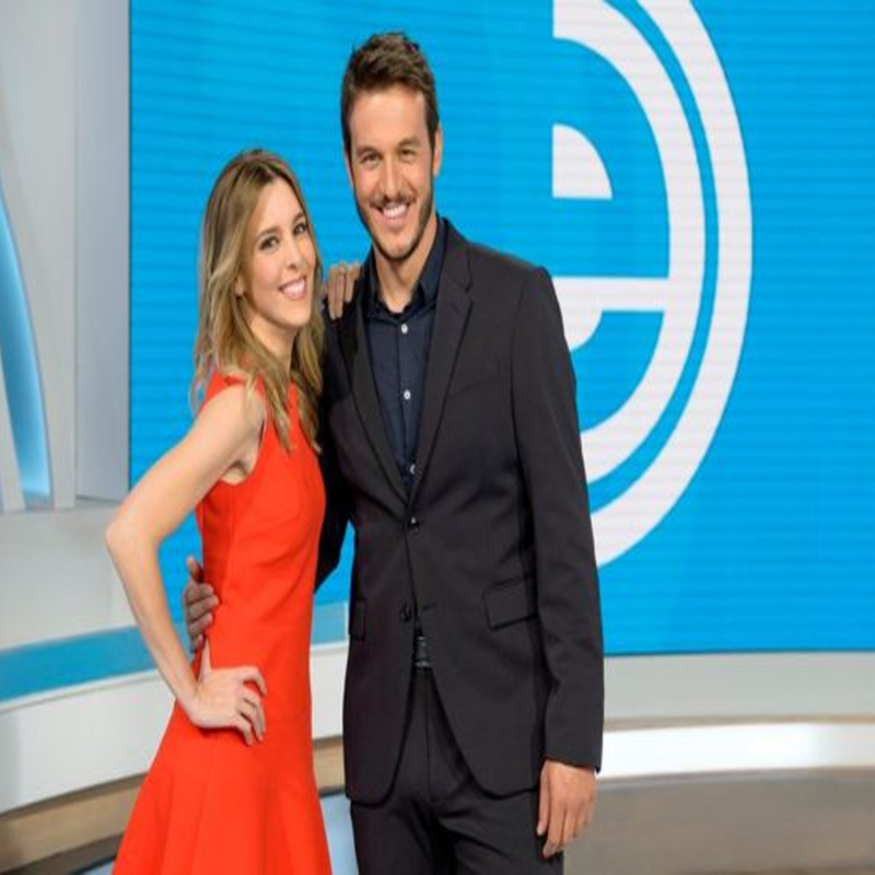 presentadores Alba Ibáñez y Diego Losada de españa en directo